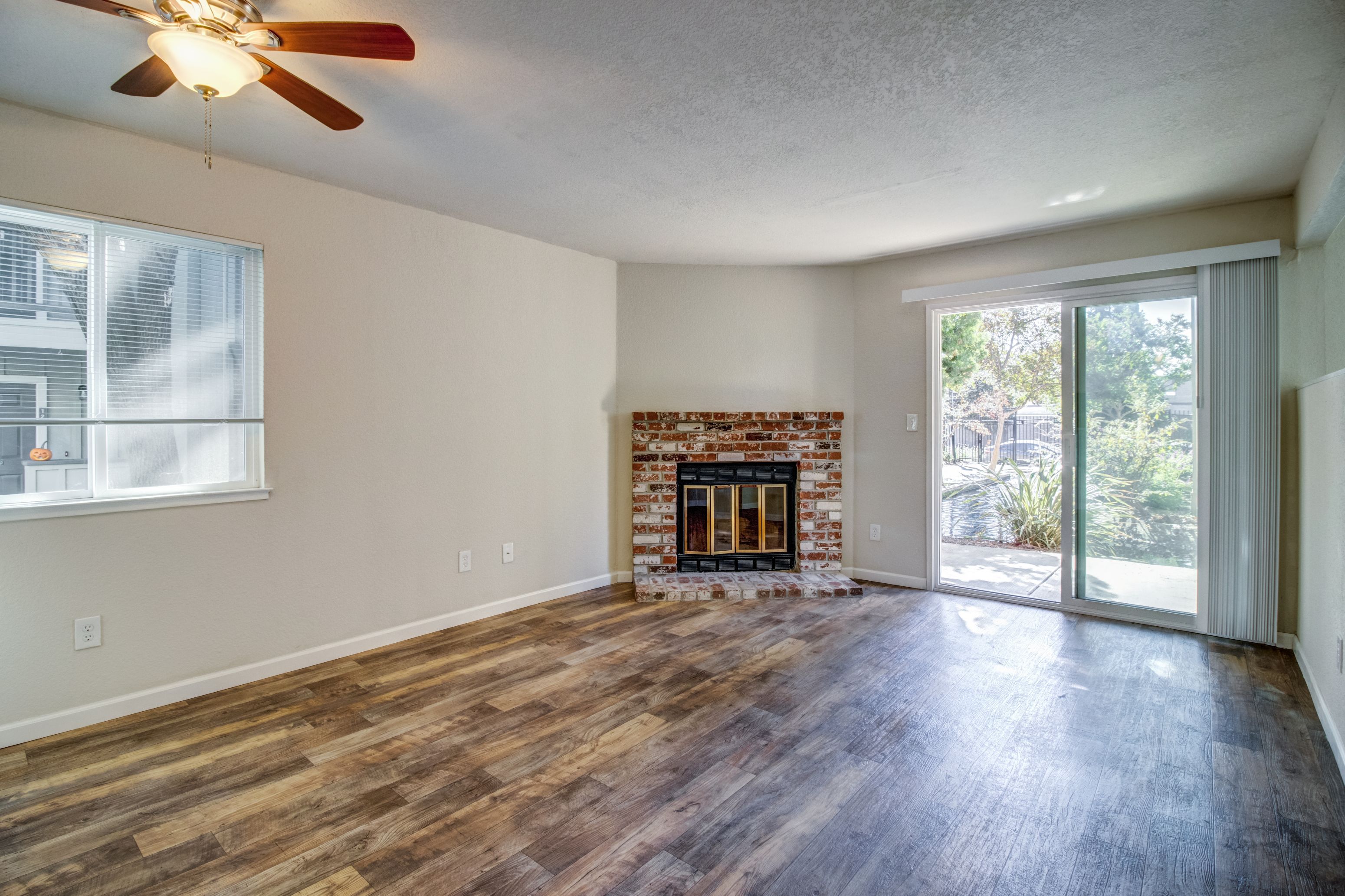 Round Hill Creek Apartments photo 5
